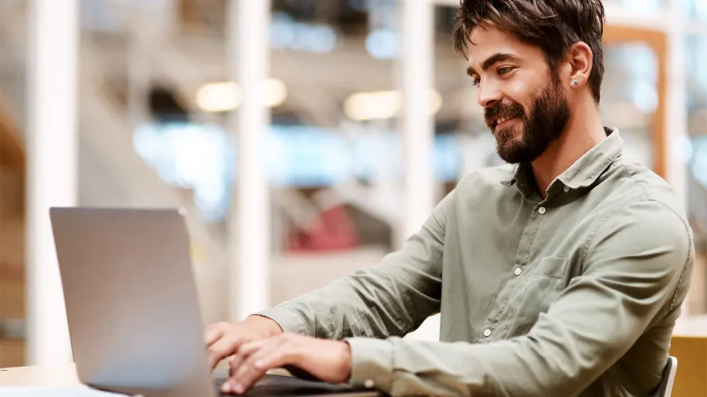 Remitir las facturas de un negocio a Hacienda es una opción que tienen a su disposición las empresas y los consumidores finales