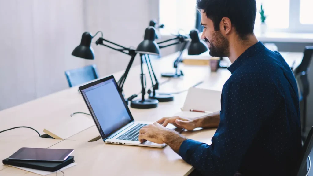 El registro horario digital obligatorio va a transformar la forma en que los trabajadores fichan